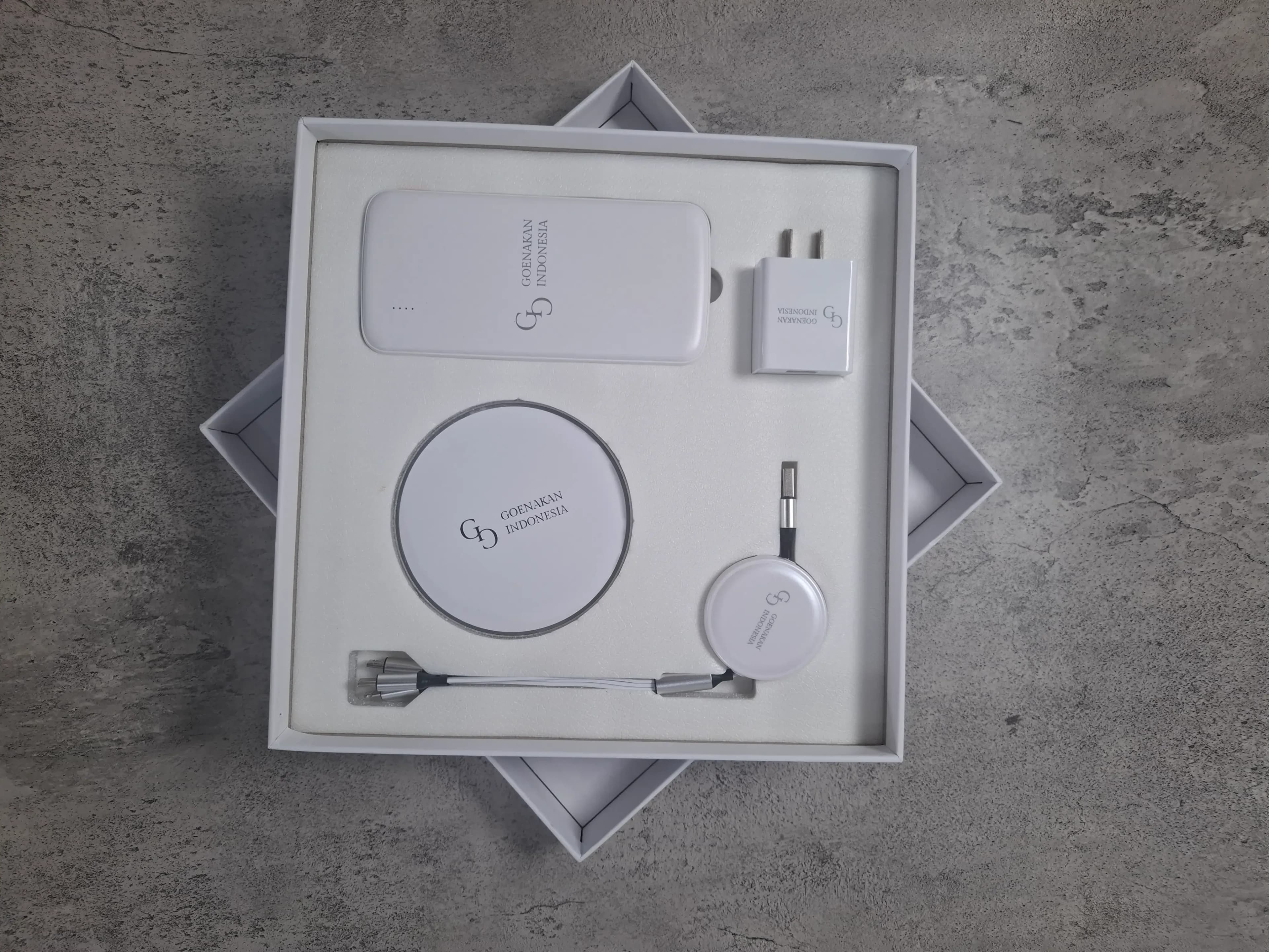 5 characteristics of contemporary office souvenirs that will still be used, not piled up in a drawer